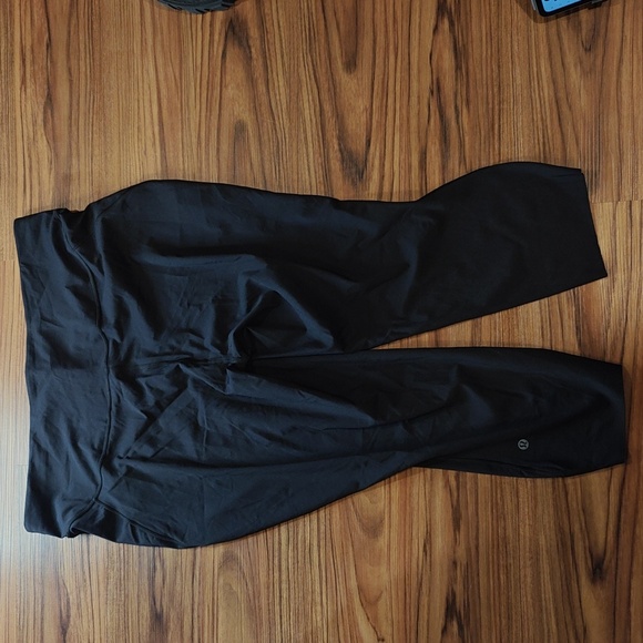 Lululemon Athletica High Rise Crop - Picture 4 of 6